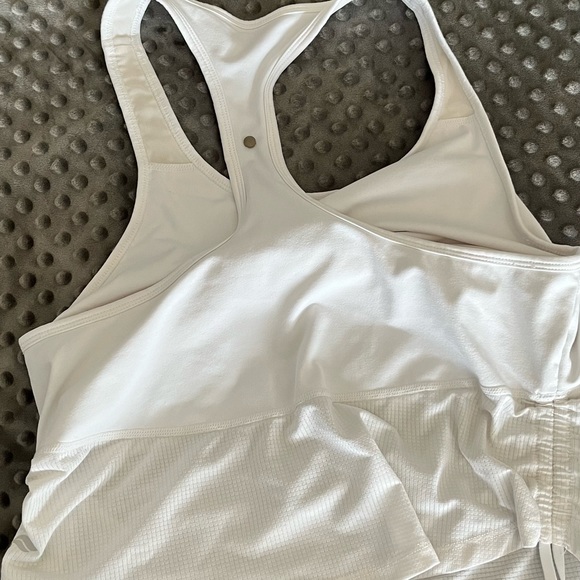 Athletic top. Size isn’t shown but it’s a medium fits snug. Side scrunch. - Picture 2 of 4